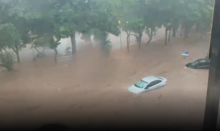 Fortes Chuvas em São Paulo Causam Alagamentos e Transtornos